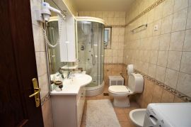 CRIKVENICA - VRHUNSKA APARTMANSKA KUĆA NADOMAK MORA, Crikvenica, Maison