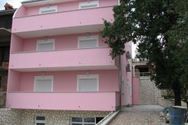 CRIKVENICA - VRHUNSKA APARTMANSKA KUĆA NADOMAK MORA, Crikvenica, Дом