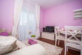 CRIKVENICA - VRHUNSKA APARTMANSKA KUĆA NADOMAK MORA, Crikvenica, Дом