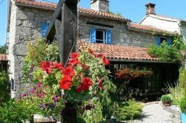 Kuće za iznajmljivanje, Buzet, House