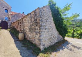 DVIJE RUŠEVINE U PRIZDRINI NA POLUOTOKU PELJEŠCU, Orebić, Casa