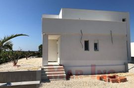 VRSI- moderna vila s pogledom na more!!, Vrsi, بيت