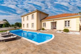 Predivna villa na mirnoj lokaciji, Barban, Istra, Barban, House