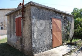 Istra, okolica Barbana, kamena kuća za adaptaciju,, Barban, House