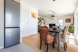 Žnjan, moderan penthouse s prekrasnim pogledom na more, Split, Stan