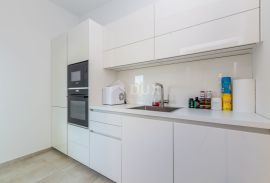 OTOK KRK, MALINSKA - Luksuzni penthouse s bazenom i panoramskim pogledom na more, Malinska-Dubašnica, Flat