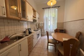 VOLOSKO - OPATIJA, stan s velikom terasom u staroj vili, 50 m do mora!!, Opatija, Apartamento