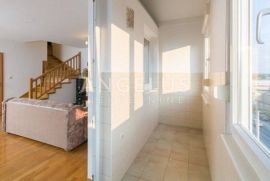 Sesvete, Bjelovarska - 1.850 €/m2, 3 sobni stan, 92 m2, Sesvete, شقة