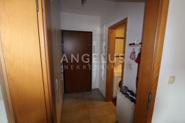 Sesvete, Bjelovarska - 1.850 €/m2, 3 sobni stan, 92 m2, Sesvete, Appartement