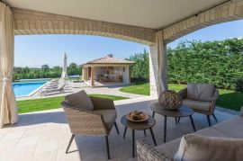 Predivna villa sa bazenom i velikom okućnicom, Poreč, Istra, Poreč, Famiglia