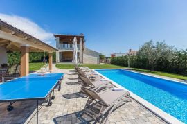 Predivna villa sa bazenom i velikom okućnicom, Poreč, Istra, Poreč, Kuća