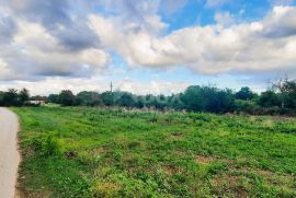 ISTRA, PULA, OKOLICA - Građevinsko zemljište sa legaliziranim objektom, Marčana, Land