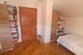 RIJEKA, RUBEŠI - predivan dvoetažni stan u novijoj zgradi, garaža, Kastav, Flat