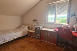 RIJEKA, RUBEŠI - predivan dvoetažni stan u novijoj zgradi, garaža, Kastav, Wohnung