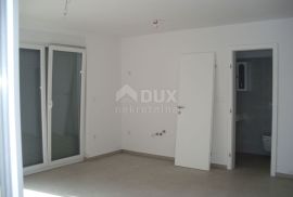 OTOK KRK, MALINSKA - Apartman 1S+DB u prizemlju sa vrtom, Malinska-Dubašnica, Flat