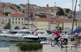 LOŠINJ, HOTEL NA ZAVIDNOJ RAZINI I SAVRŠENOJ LOKACIJI, Mali Lošinj, Propiedad comercial