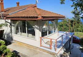 OPATIJA, SVETA JELENA- kuća 200m2 s pogledom na more + okoliš 1000m2, Mošćenička Draga, Famiglia