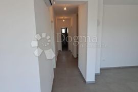 SUKOŠAN - PENTHOUSE S5 2. KAT S POGLEDOM NA MORE, 100M OD MORA, Sukošan, Appartment