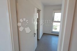 SUKOŠAN - PENTHOUSE S5 2. KAT S POGLEDOM NA MORE, 100M OD MORA, Sukošan, Apartamento