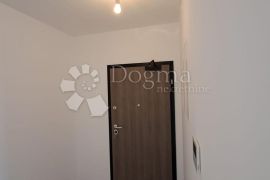 SUKOŠAN - PENTHOUSE S5 2. KAT S POGLEDOM NA MORE, 100M OD MORA, Sukošan, Apartamento