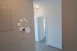 SUKOŠAN - PENTHOUSE S5 2. KAT S POGLEDOM NA MORE, 100M OD MORA, Sukošan, Appartment