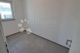 SUKOŠAN - PENTHOUSE S5 2. KAT S POGLEDOM NA MORE, 100M OD MORA, Sukošan, Apartamento