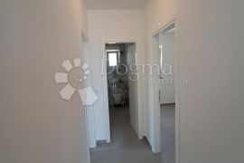 SUKOŠAN - PENTHOUSE S5 2. KAT S POGLEDOM NA MORE, 100M OD MORA, Sukošan, Apartamento