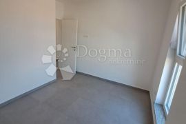 SUKOŠAN - PENTHOUSE S5 2. KAT S POGLEDOM NA MORE, 100M OD MORA, Sukošan, Flat