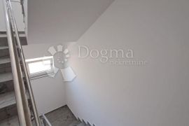 SUKOŠAN - PENTHOUSE S5 2. KAT S POGLEDOM NA MORE, 100M OD MORA, Sukošan, Appartement