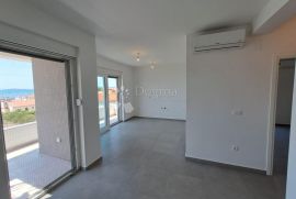 SUKOŠAN - PENTHOUSE S5 2. KAT S POGLEDOM NA MORE, 100M OD MORA, Sukošan, Apartamento