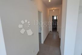 SUKOŠAN - PENTHOUSE S5 2. KAT S POGLEDOM NA MORE, 100M OD MORA, Sukošan, Appartment