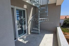 SUKOŠAN - PENTHOUSE S5 2. KAT S POGLEDOM NA MORE, 100M OD MORA, Sukošan, Appartment