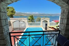 Villa prvi red uz more - TROGIR, Trogir, Casa