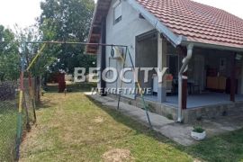 Pećinci, Pećinci, Proletersko naselje, 2.5, 82m2, Pećinci, Casa