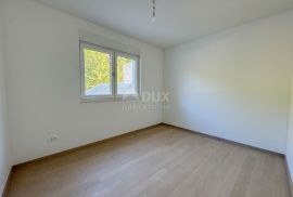 RIJEKA, KOSTRENA – ekskluzivna duplex vila s infinity bazenom, garažom, vrtom, panoramskim pogledom na more, Kostrena, Σπίτι