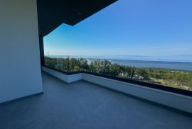 RIJEKA, KOSTRENA – ekskluzivna duplex vila s infinity bazenom, garažom, vrtom, panoramskim pogledom na more, Kostrena, Haus