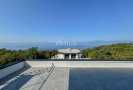 RIJEKA, KOSTRENA – ekskluzivna duplex vila s bazenom i garažom te panoramskim pogledom na more, Kostrena, Maison