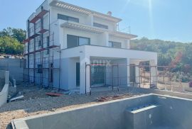 RIJEKA, KOSTRENA – ekskluzivna duplex vila s bazenom i garažom te panoramskim pogledom na more, Kostrena, Maison