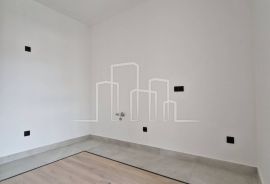 Trosoban stan Otoka novogradnja, Sarajevo Novi Grad, Apartamento