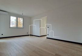 Trosoban stan Otoka novogradnja, Sarajevo Novi Grad, Apartamento