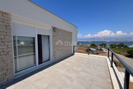 OTOK VIR -  Moderna vila sa bazenom 100m od mora, Vir, Casa