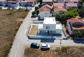 OTOK VIR -  Moderna vila sa bazenom 100m od mora, Vir, Famiglia