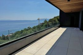 OPATIJA, penthouse s pogledom na more i krovnom terasom s bazenom (S3), Opatija, Daire