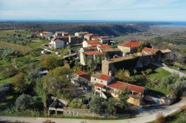 ISTRA, MOMJAN - Jedinstveno imanje na prekrasnoj lokaciji s pogledom, Buje, Famiglia