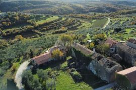 ISTRA, MOMJAN - Jedinstveno imanje na prekrasnoj lokaciji s pogledom, Buje, Famiglia