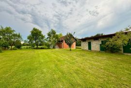 KUĆA SA 7 OBJEKATA, DESNO ŽELJEZNO, Martinska Ves, House