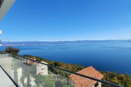 MOŠĆENIČKA DRAGA MODERNA VILA S BAZENOM I PREKRASNIM POGLEDOM NA MORE, Mošćenička Draga, Famiglia