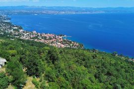 LOVRAN - okolica, zemljište s pogledom na more i građevinskom dozvolom za vilu, Lovran, Terrain