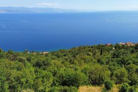 LOVRAN - okolica, zemljište s pogledom na more i građevinskom dozvolom za vilu, Lovran, Tierra