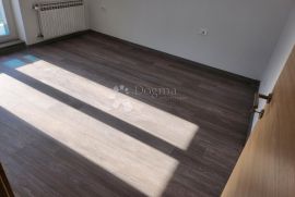 Novouređeni trosobni stan sa natkrivenom garažom, Krapina - Okolica, Apartamento